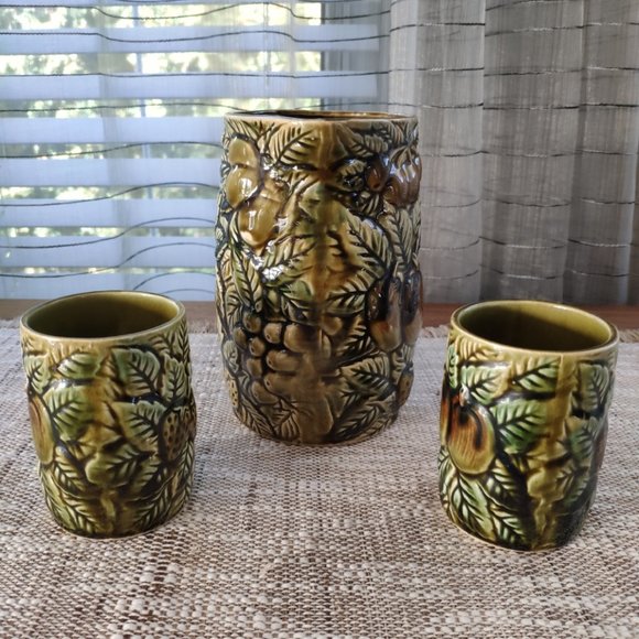 MCM Green Pitcher Set of 3 Reliefed Ceramic VTG Fruit Motif Pitcher and Tumblers - Picture 4 of 12